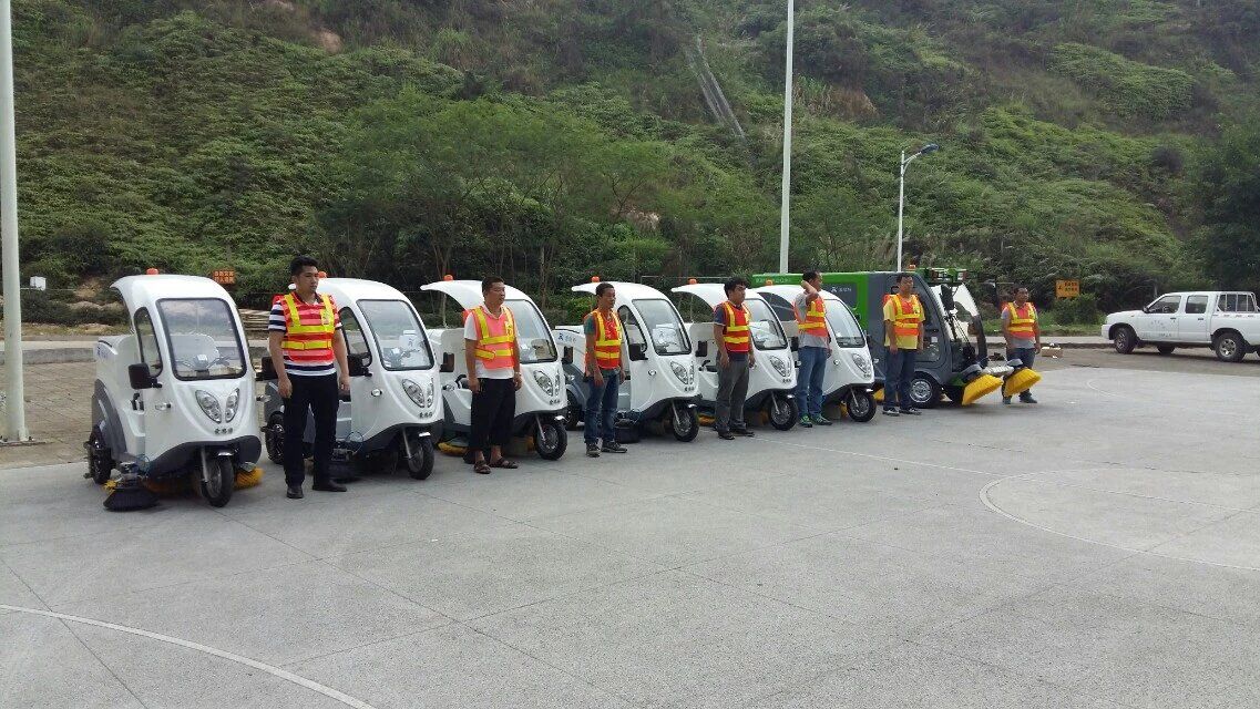 【企業快訊】深圳龍華新區第一批愛瑞特環衛設備順利交機！